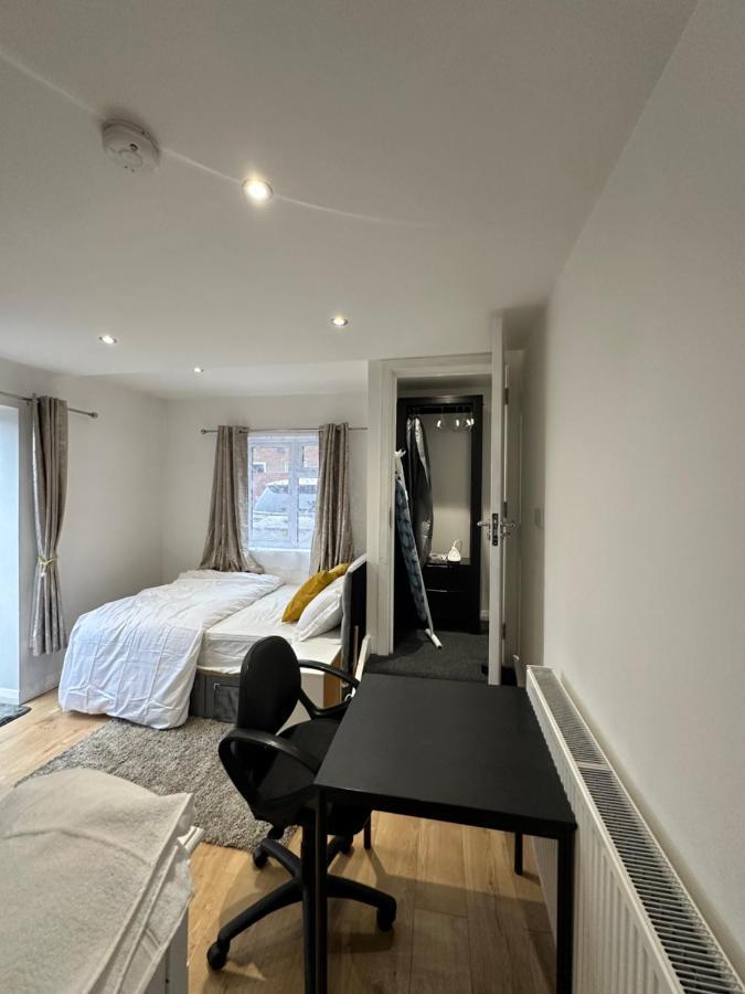 Keedonwood Road Bromley, Rooms With Free Wifi 외부 사진