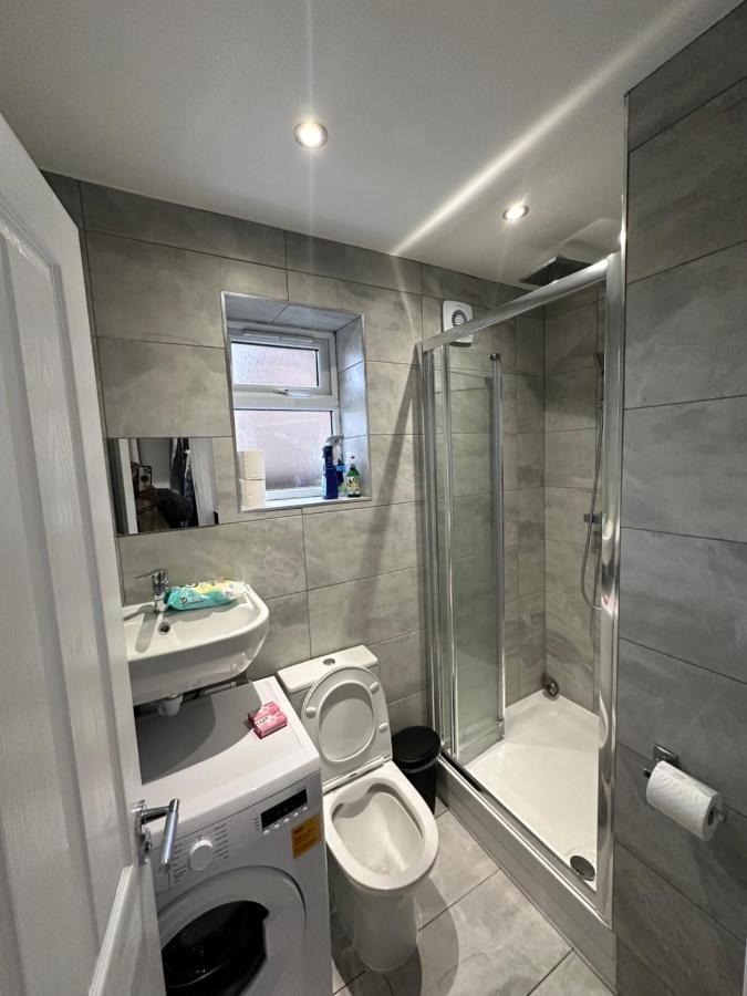 Keedonwood Road Bromley, Rooms With Free Wifi 외부 사진