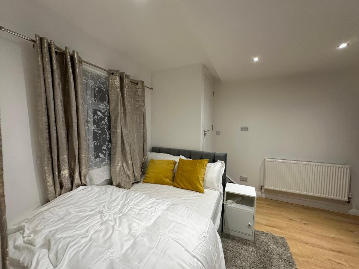 Keedonwood Road Bromley, Rooms With Free Wifi 외부 사진
