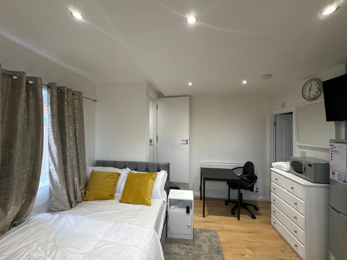Keedonwood Road Bromley, Rooms With Free Wifi 외부 사진