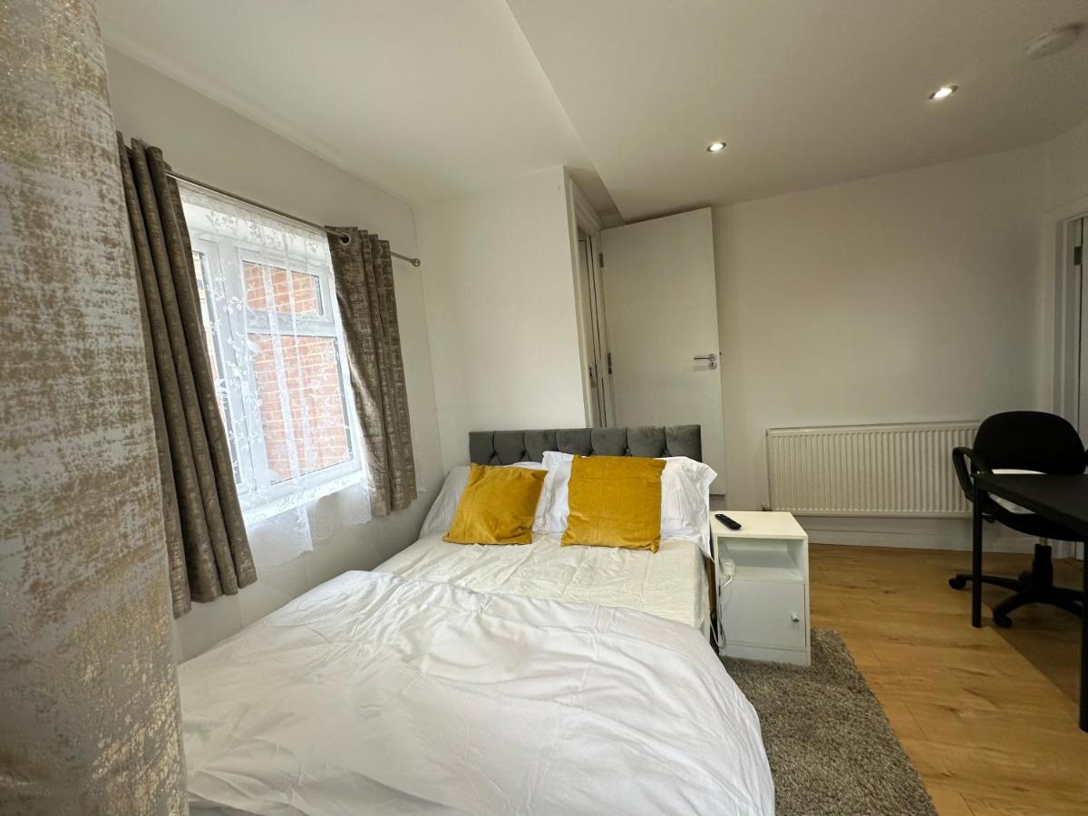 Keedonwood Road Bromley, Rooms With Free Wifi 외부 사진