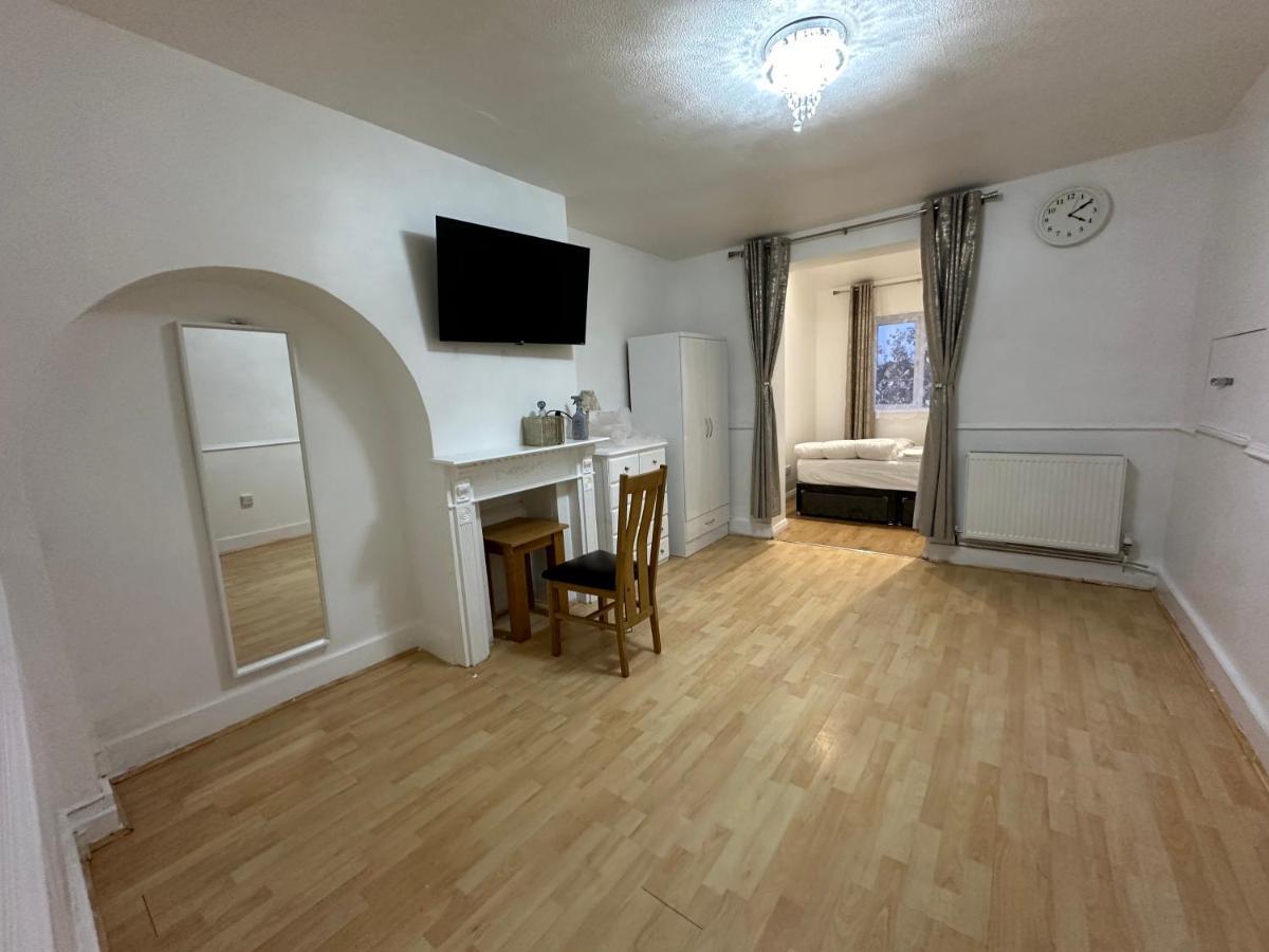 Keedonwood Road Bromley, Rooms With Free Wifi 외부 사진