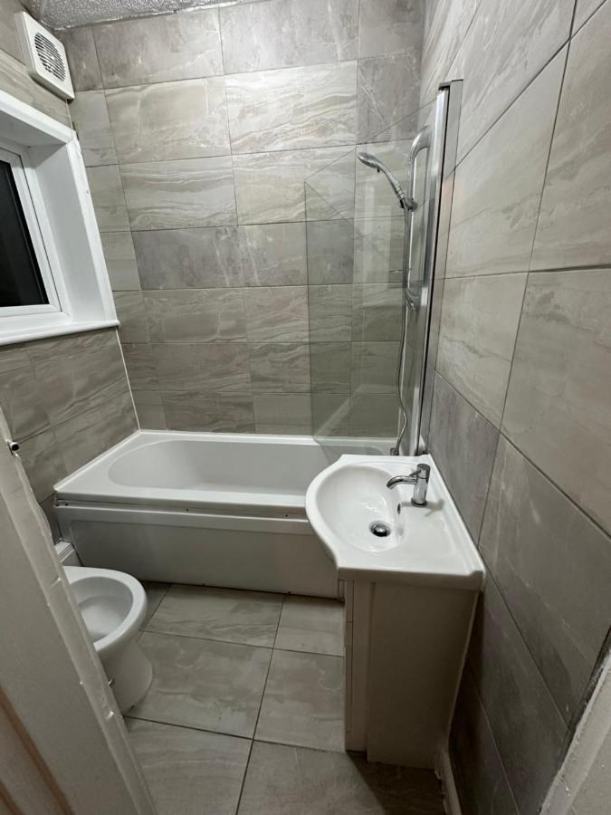 Keedonwood Road Bromley, Rooms With Free Wifi 외부 사진