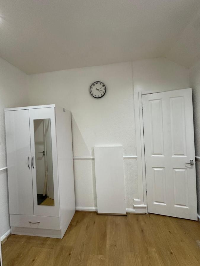 Keedonwood Road Bromley, Rooms With Free Wifi 외부 사진