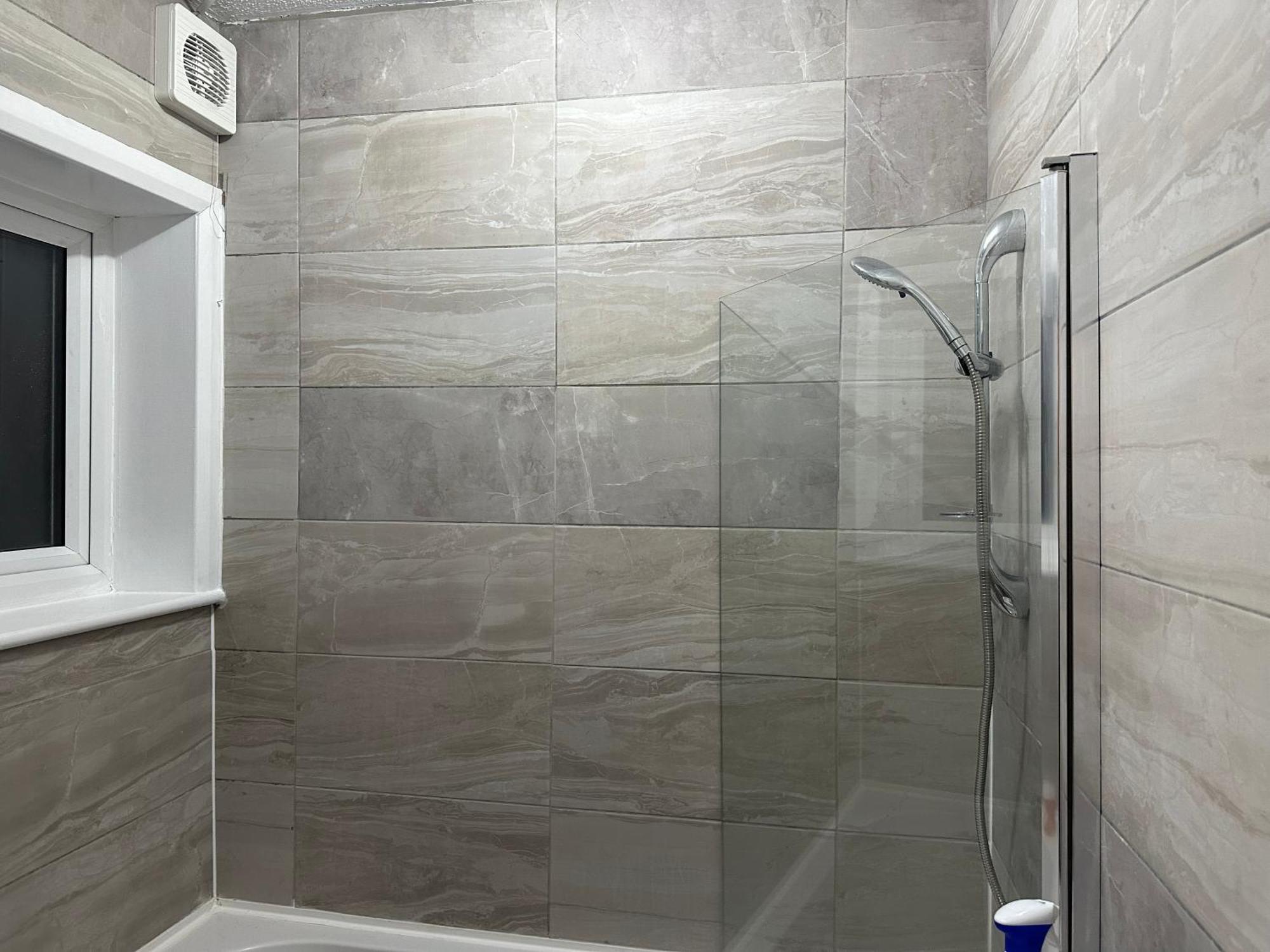 Keedonwood Road Bromley, Rooms With Free Wifi 외부 사진