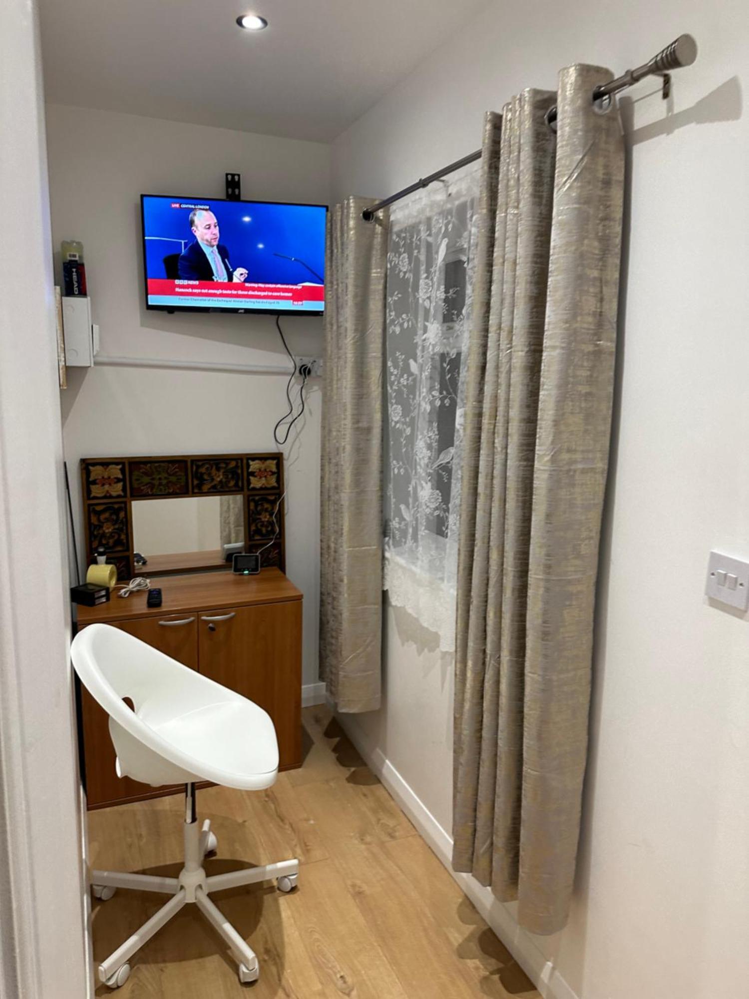 Keedonwood Road Bromley, Rooms With Free Wifi 외부 사진