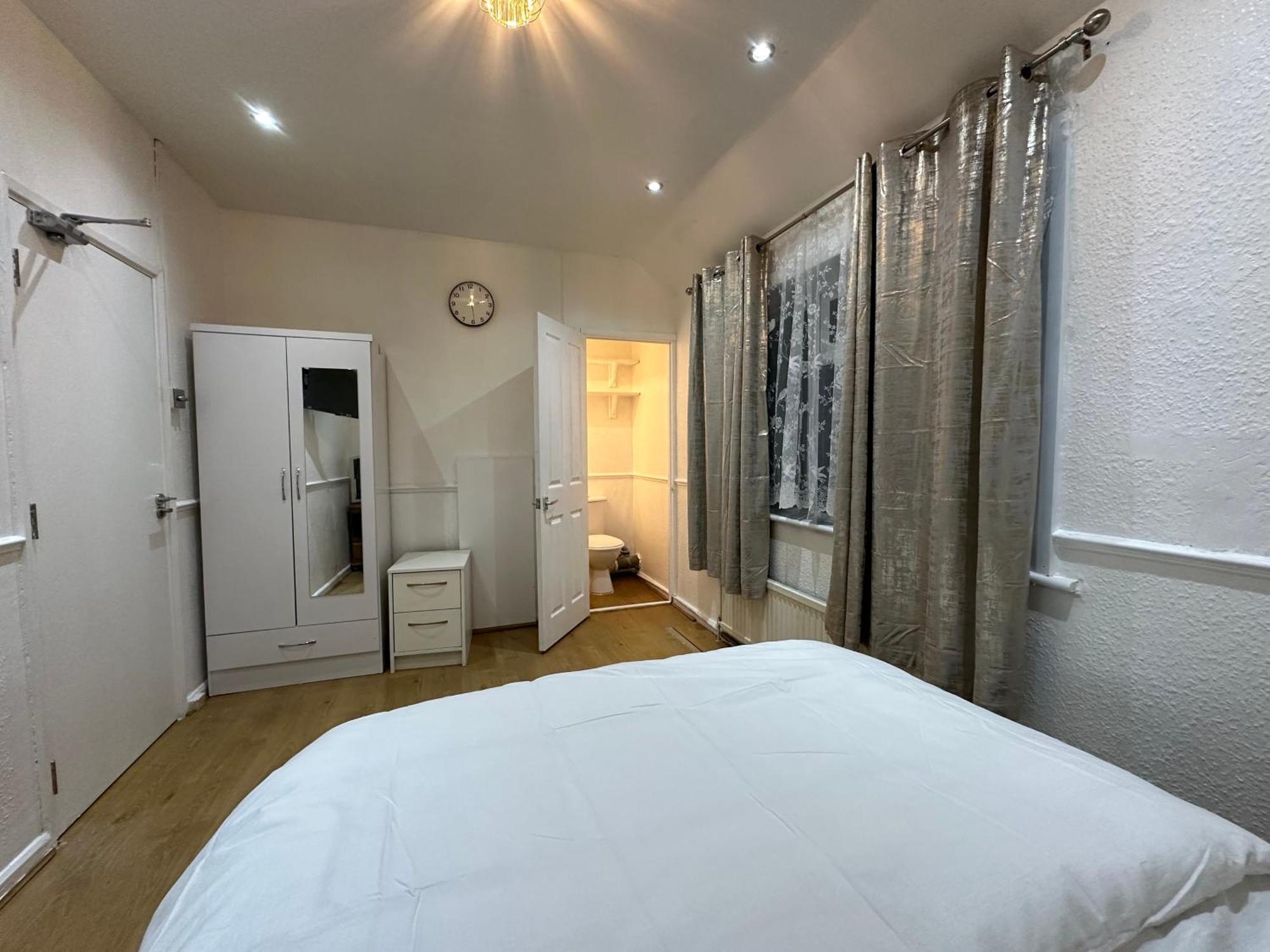 Keedonwood Road Bromley, Rooms With Free Wifi 외부 사진